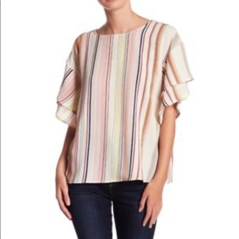❤️NWT❤️BOBEAU FLUTTER SLEEVE TOP ~ L‎